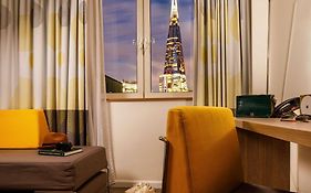 Novotel London City South